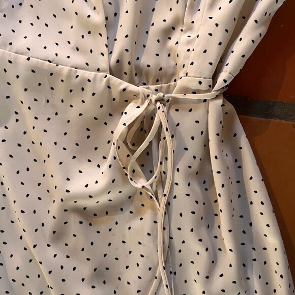 Farrow Cream‎ Polka Dot Midi Cap Sleeve Tie Wrap Dress Size Medium - Picture 8 of 8